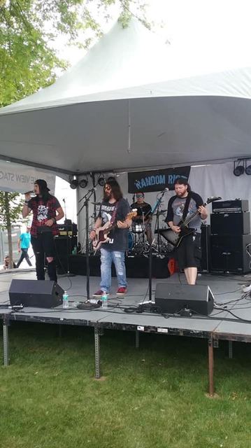 Random Riot live