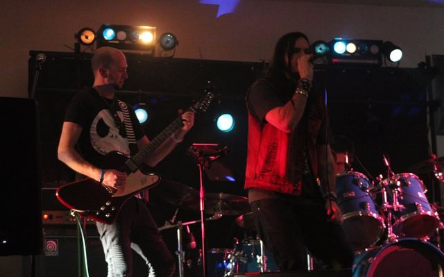 Random Riot live