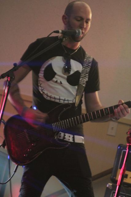 Random Riot live